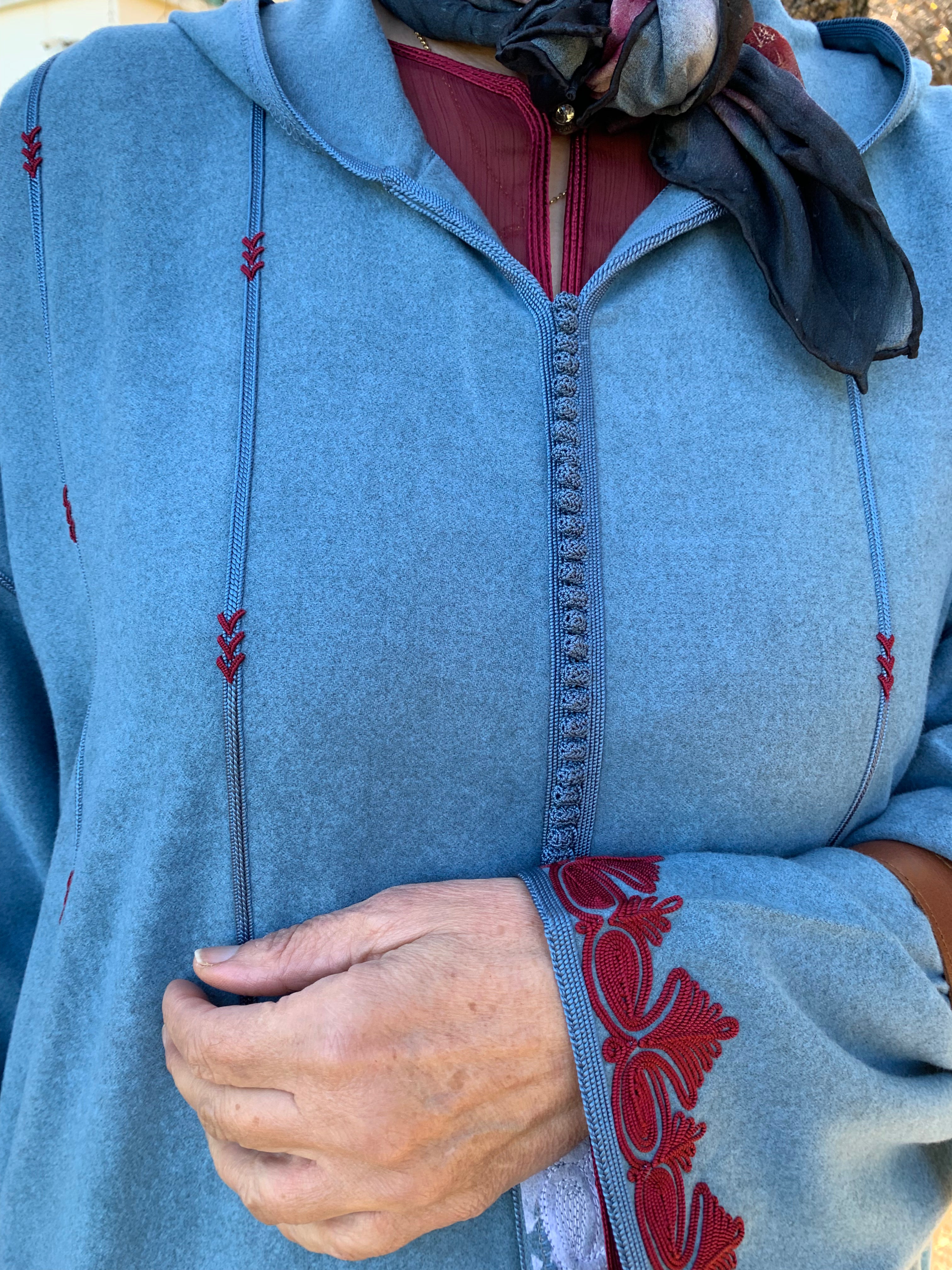 Ensemble Jellaba Mlifa bleu et son Qmiss