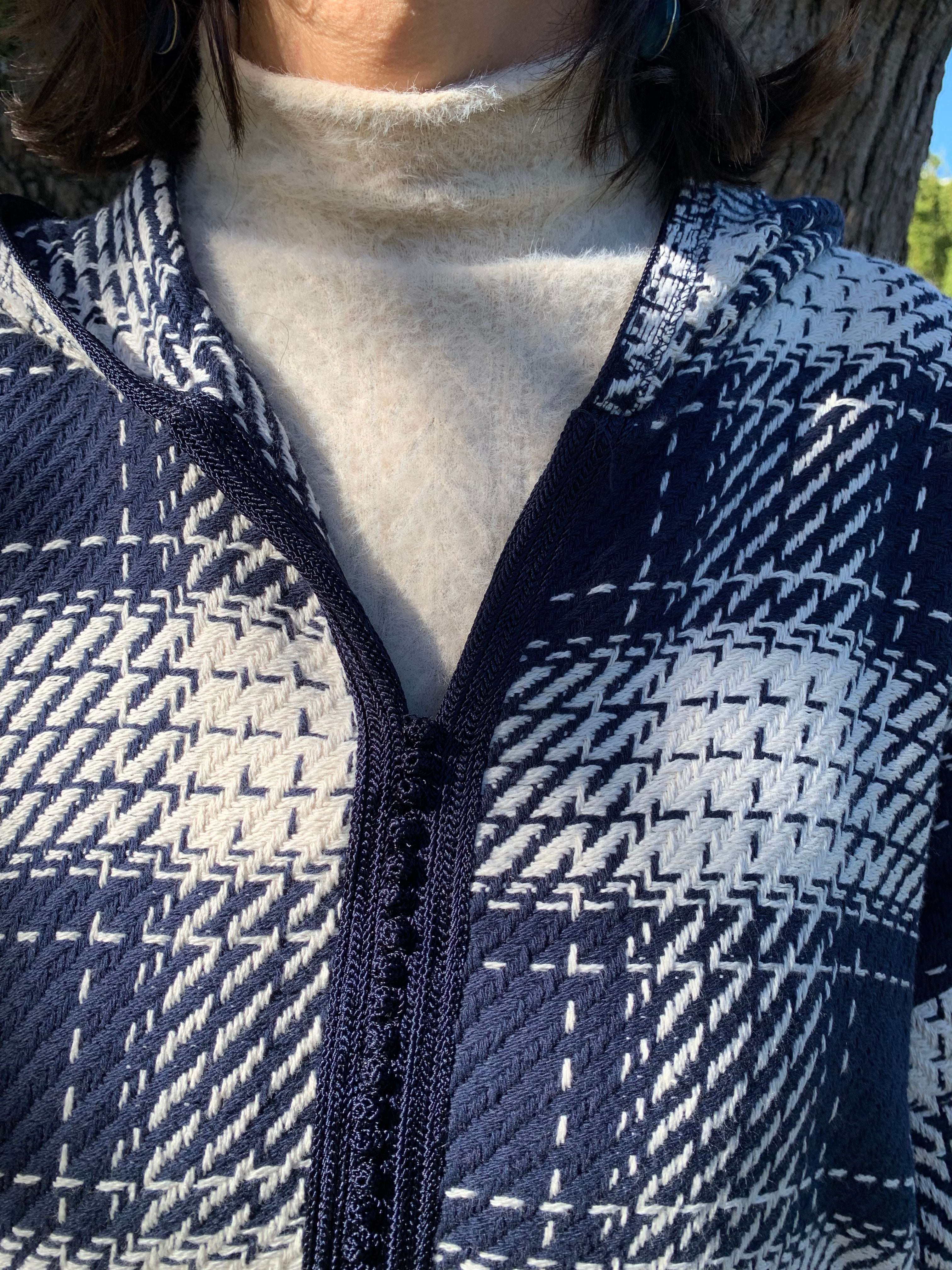 Jellaba à carreaux blanc et bleu marine