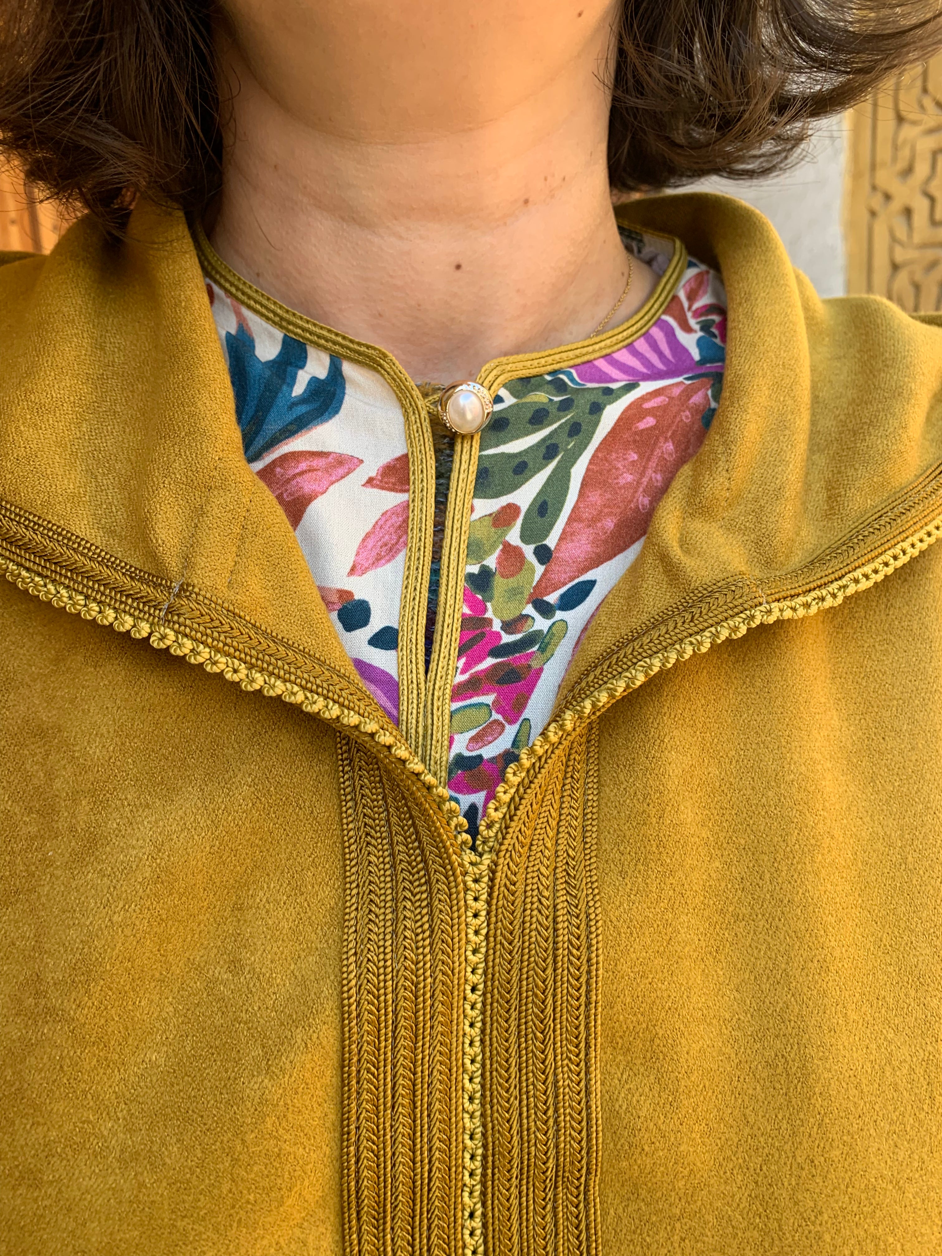 Ensemble Jellaba Mlifa moutarde et son Qmiss