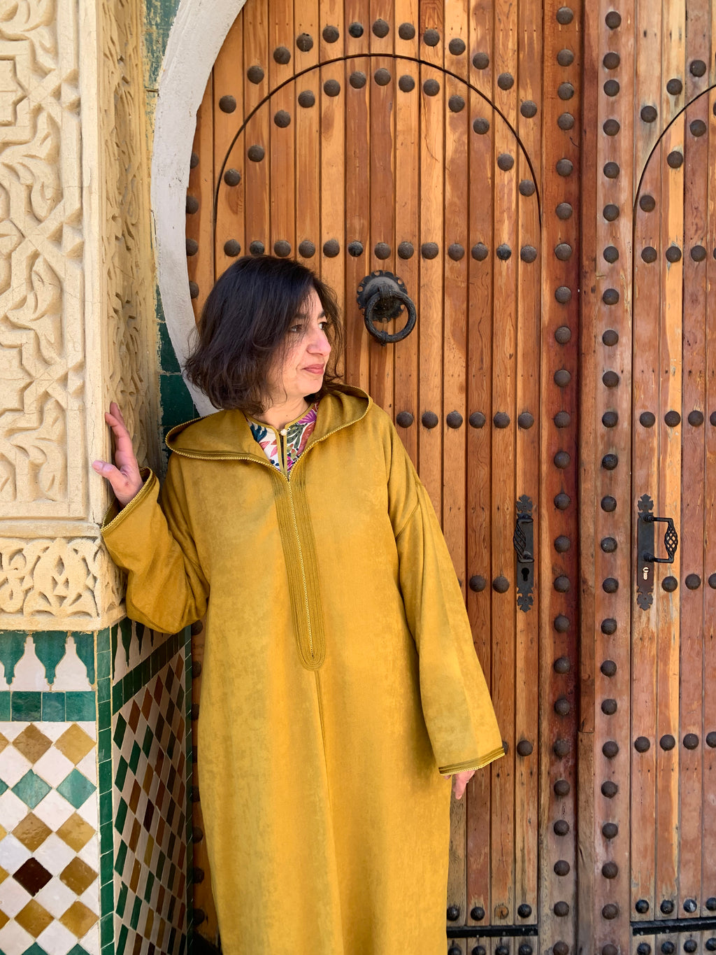 Ensemble Jellaba Mlifa moutarde et son Qmiss